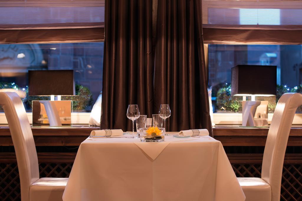 Hotel Restaurant "Le Strasbourg" Bitche Zewnętrze zdjęcie